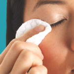 Blepharitis affects eyelid comfort and overall eye hygiene, often causing irritation, redness, and crusting along the lash line. Proper daily care plays a vital role in managing symptoms and maintaining eye health.
